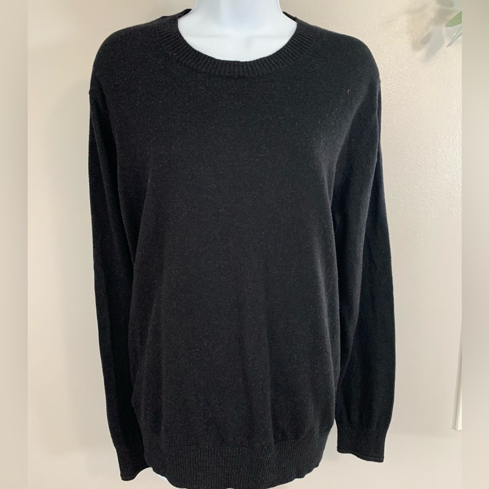 Everlane Men's Black Crewneck Sweater